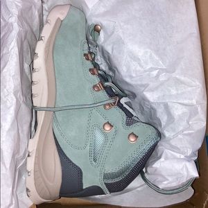 Womens Columbia hiking boots